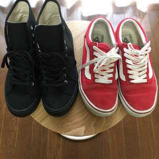 【交渉中】黒スニーカーMと赤VANSの23cm2足セット🥾👟