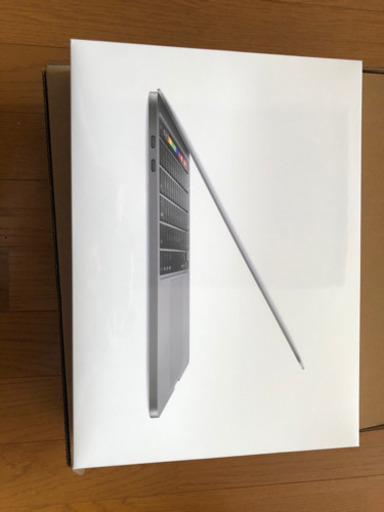 2020最新型　未開封　13インチ　Apple MacBook Pro  USB HUB付き