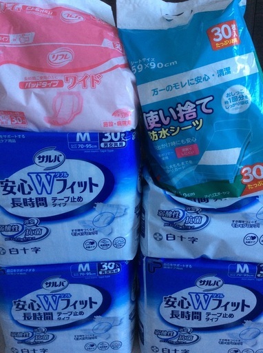 値下げしました！良品！介護用オムツ長時間Mサイズ99枚！尿取りパッド長時間ワイドサイズ、使い捨て防水シーツ