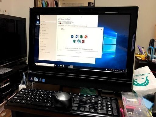 画面タッチで操作可能！タッチスクリーン搭載！最新版Windows10一体型パソコン！