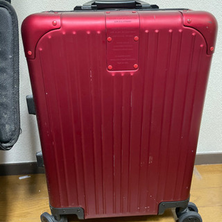 鍵付き　スーツケース