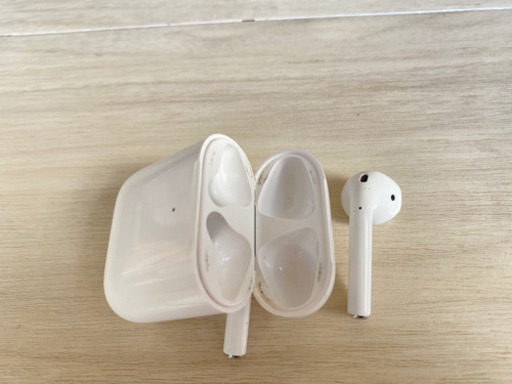 【引取り先決定】Apple AirPods 第2世代 ワイヤレス充電可　ケース付き