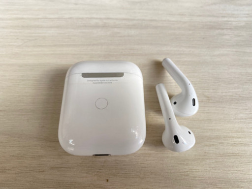 【引取り先決定】Apple AirPods 第2世代 ワイヤレス充電可　ケース付き