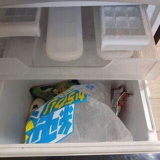 S744 ⭐ U-ING お買い得モデル♪ U-ING 冷蔵庫 (140L) 18年製 ⭐ 動作