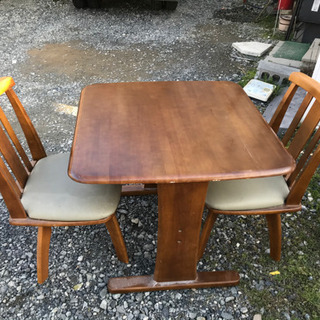 テーブル椅子2個セット
