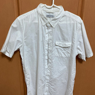 白シャツ 半袖 Mサイズ 襟に多少の汚れあり 中古品