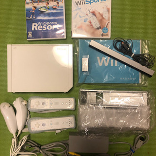 任天堂Wii本体＋コントローラー2本＋ヌンチャク2本＋ソフト2本セット