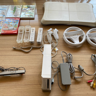 Nintendo Wii + Wii Fit + ソフト5本　ま...