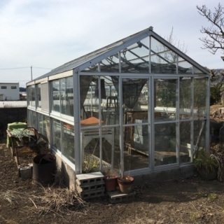 ガラス屋外温室