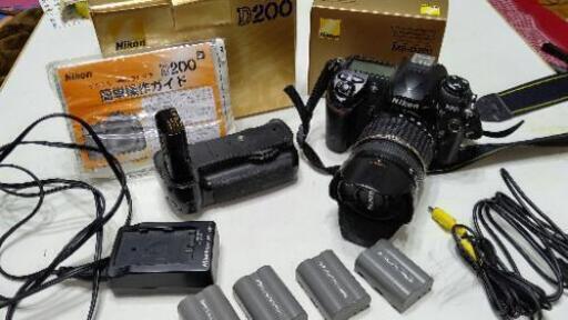 Nikon Ｄ200 一眼レフカメラ 本体 レンズ マルチパワーバッテリーパック