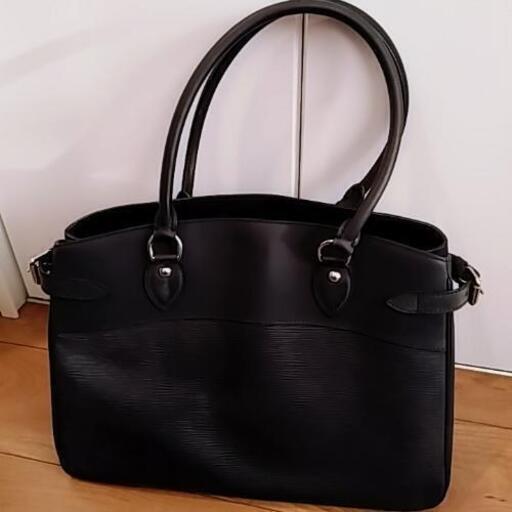 ルイヴィトン　エピ　黒　中古