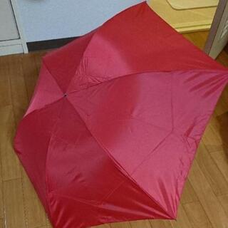 赤くて軽い折りたたみ傘