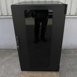 サーバーラック　ブラック