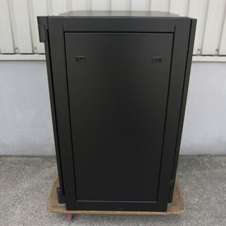 サーバーラック　ブラック