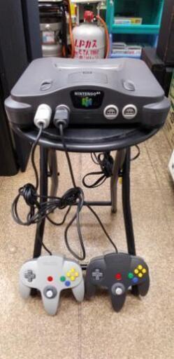 任天堂・NINTENDO64＋コントローラ二個セット
