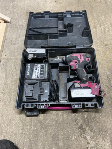 HITACHI ヒタチ　インパクトドライバー　値下げ！