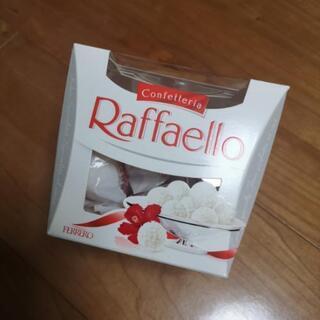 ラファエロ　15個　フェレロ　チョコレート