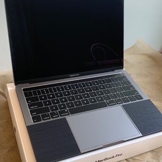 【ネット決済・配送可】極美品 13インチ MacBook Pro...