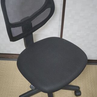 Amazonベーシック オフィスチェア 椅子 PCチェア ローバ...