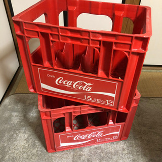 コーラの赤いケース2個 引取限定。
