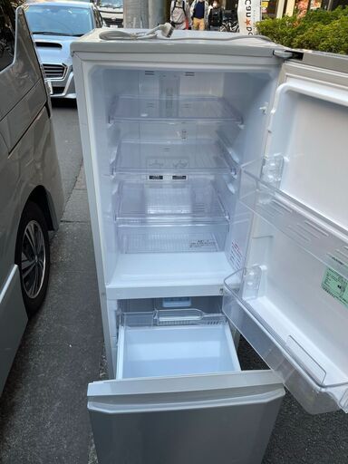 都内近郊無料で配送、設置いたします 2015年製　三菱　冷蔵庫　MR-P15Z-S　MT05 都内近郊無料で配送、設置いたします 2015年製 三菱 冷蔵庫 MR-P15Z-S MT03