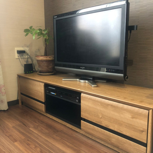 取引決定：AQUOS テレビ