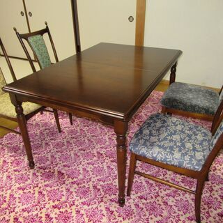 カリモク家具　伸縮式ダイニングテーブルと椅子