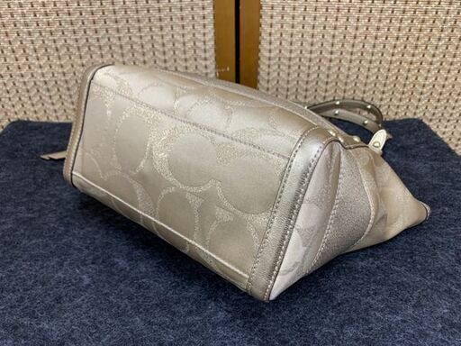 コーチ トートバッグ ゴールド金具 スタッズ ハンドバッグ Coach 札幌市 中央区 モノハウス南12条店 中島公園のバッグ トートバッグ の中古あげます 譲ります ジモティーで不用品の処分