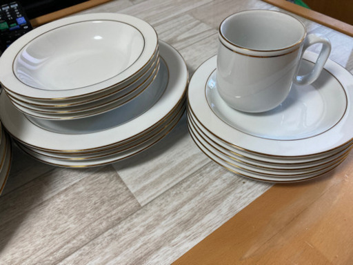 大皿、中皿、小皿、コーヒーカップ