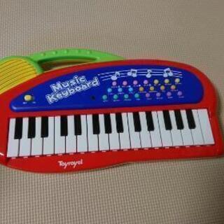 電子ピアノ おもちゃ
