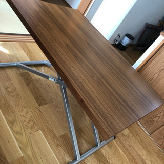 昇降型テーブル