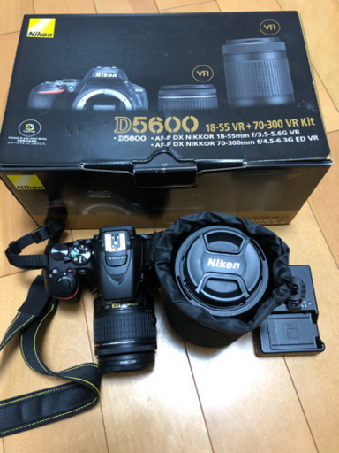 Nikon D5600 ダブルズームキット　美品　おまけ多数