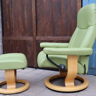 北欧ノルウェーのメーカーEKORNES(エコーネス)社のストレスレスチェアー コンサル(M)です！！リビングはもちろんシアタールームなどにおススメの北欧デザインのパーソナルチェアー♪