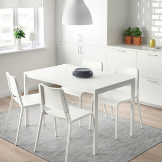 IKEAテーブル：メルトルプ白