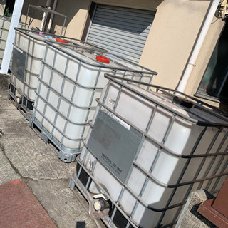 1000リットルの水タンク