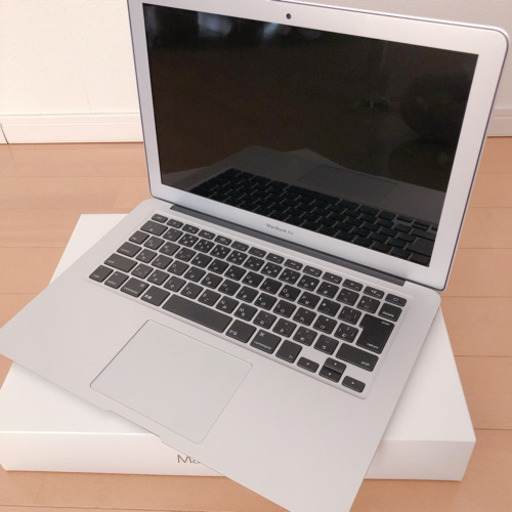 【美品】Apple / MacBookAir 13インチ / 専用マウス付き