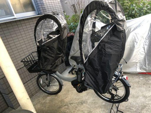 子供乗せ電動自転車　レインカバー前