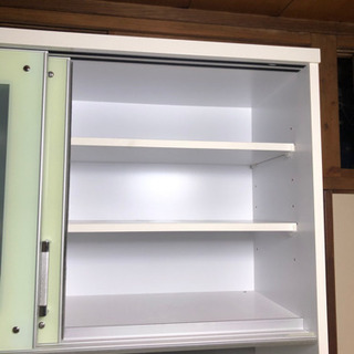 食器棚 キッチンボード （2段に分かれるタイプです）