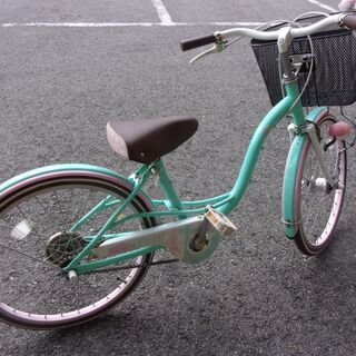 街に映えるミントグリーン！】VOITURE VOYAGE シティサイクル自転車