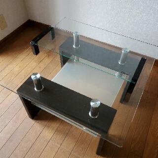 【ネット決済・配送可】透明なガラステーブル