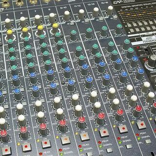 【苫小牧バナナ】YAMAHA/ヤマハ 16ch コンソール型 オールインワンタイプ パワードミキサー EMX5016CF 中古 動作OK♪