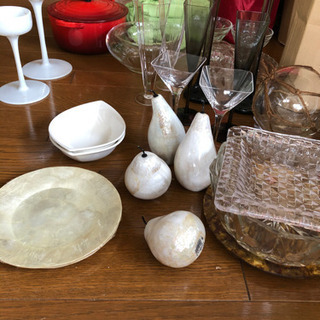 ル・クルーゼお鍋、スガハラやアンティークのガラス食器、貝細工置き物など