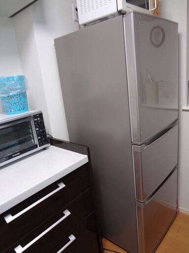 2017年製　東芝　ノンフロン冷凍冷蔵庫３３０リットル容量