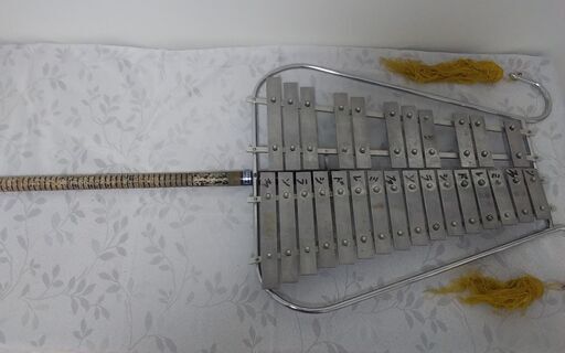 YAMAHA マーチングベル/グロッケン MBL-832 32音 鉄琴 YAMAHA マーチングベル/グロッケン MBL-832 32音 鉄琴 - メルカリ