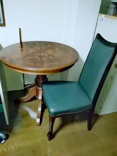 マルニ椅子とアンティーク調丸テーブルのセット(単品も可)　ダイニングテーブルとダイニングチェアのセット