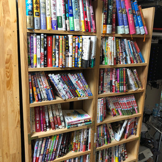 漫画、小説、ラノベなど約2万冊〜3万冊