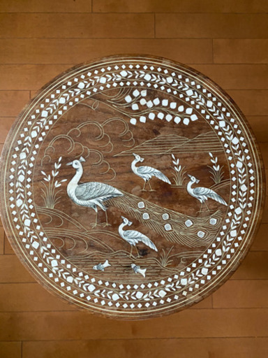 【値下】アンティーク　ハンドメイド　インド土産　サイドテーブル　円形　三つ足　木×象牙風