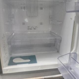 持ち帰り特価冷蔵庫335 L 別館倉庫浦添市安波茶2-8-6においてます