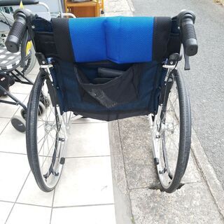 カドクラ アルミ製 自走式 車椅子 ノーパンクタイヤ 車いす 介助用