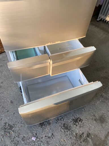 H0524 東芝 548L 6ドア冷蔵庫 2011年